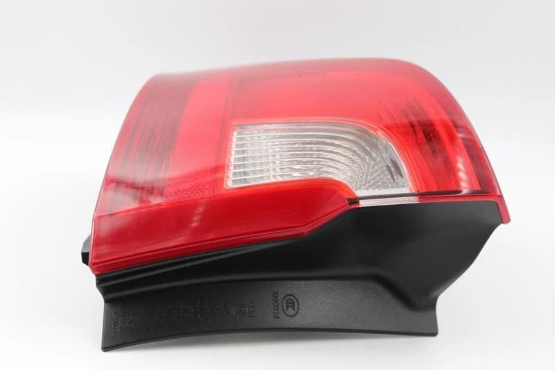 Левый задний фонарь на четверть панели смонтирован VIN Y SWB 2014-2018 VOLVO S60 #4425 - Изображение 4 из 4