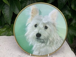 Vintage round dog picture.