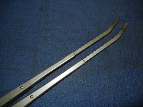 Fiat 850 Spider Wiper Arms Arman & C Nice Used F - Picture 2 of 9