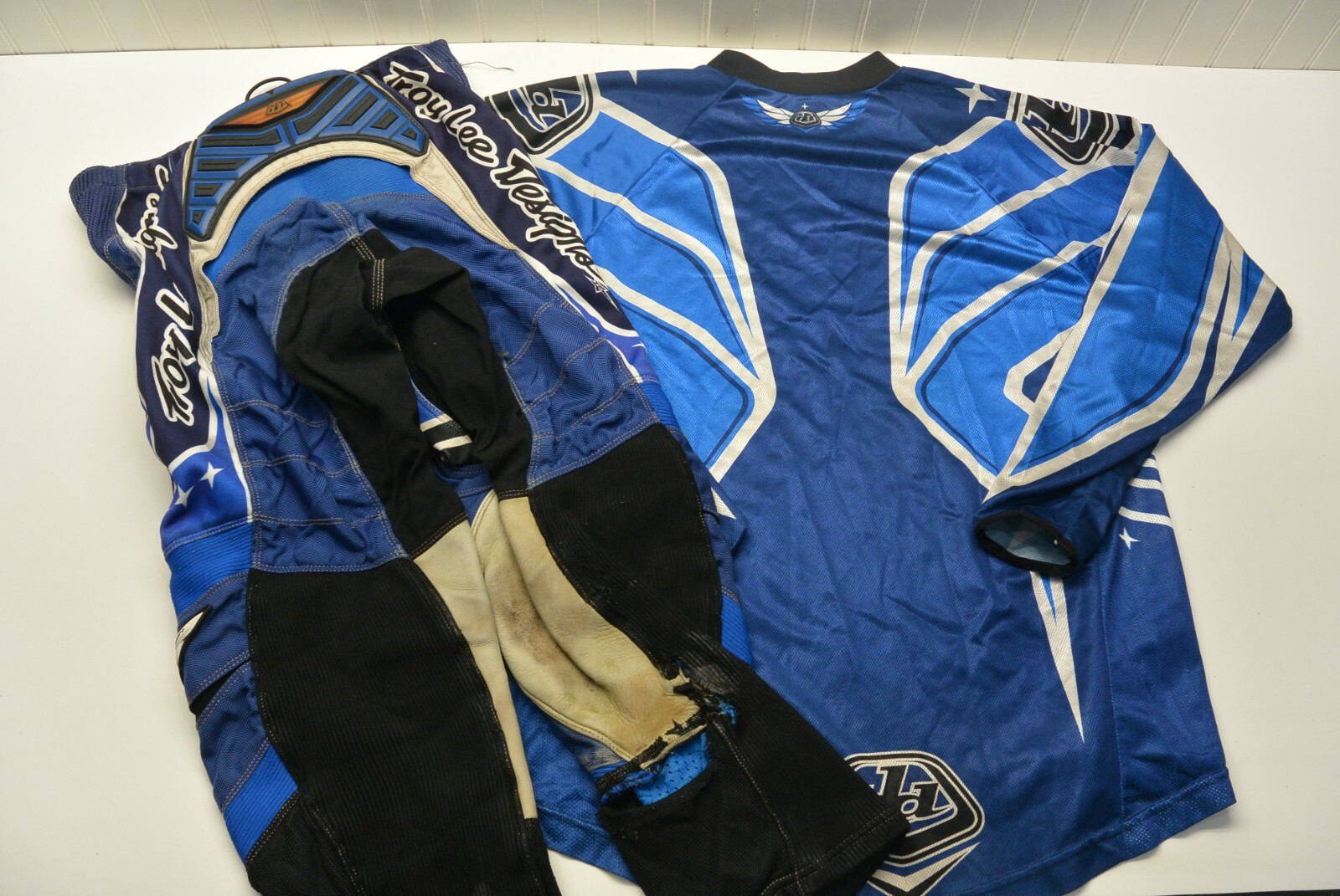 Picture 2 of 8