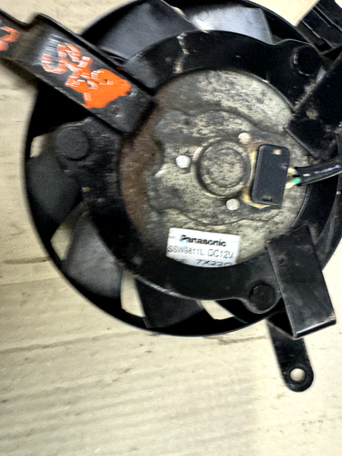 Ventilador de refrigeración Triumph Daytona 675 2006 2007 2008 con motor de soporte - Imagen 4 de 5