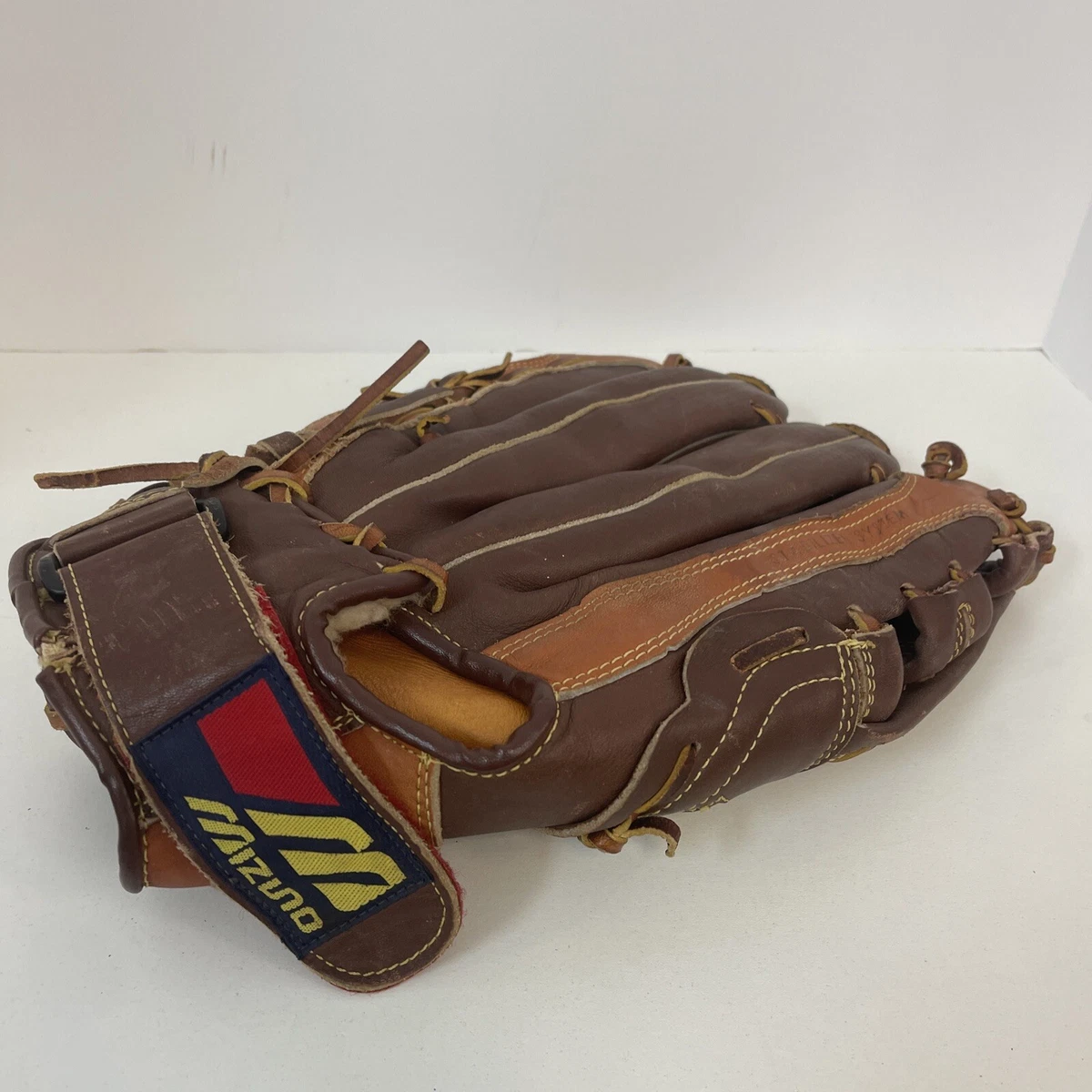 Mizuno MT 880 Professional Model Ball H Web Glove Used Right Hand