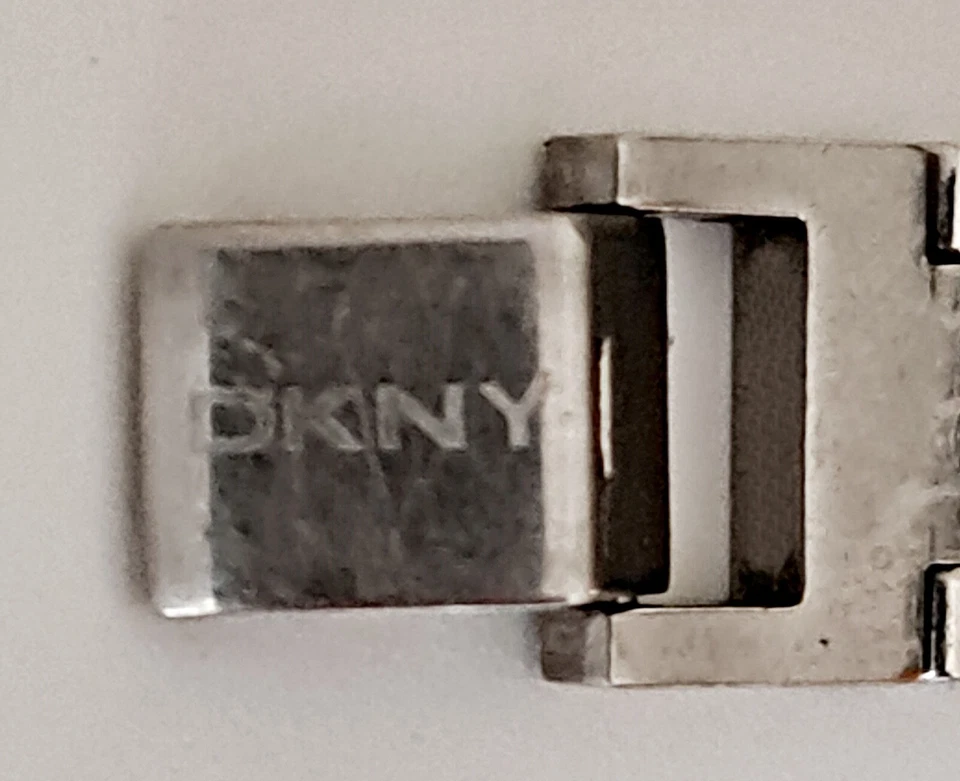 LADIES' VINTAGE AUTHENTIC DKNY DONNA KARAN SWAROVSKI CRYSTALS WOMEN'S WATCH - Image 4 of 4