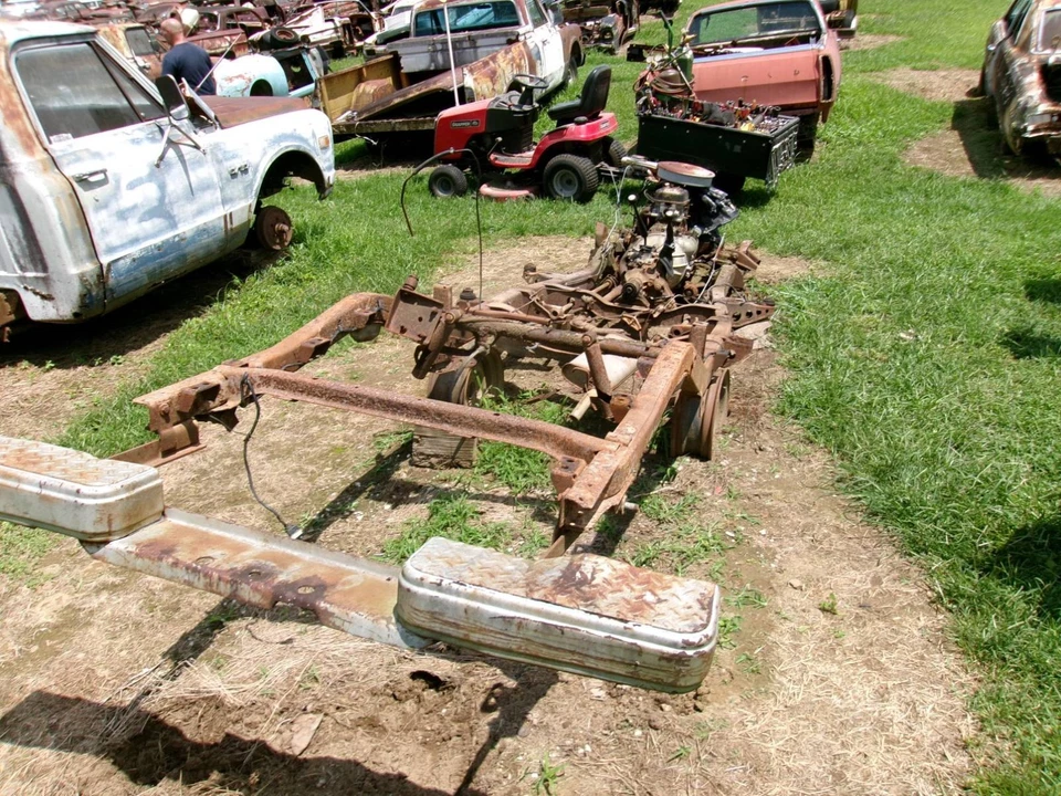 Chevrolet Luv 1979 camioneta (Isuzu) regulador de ventana derecha con canal de vía Foto 3 de 4