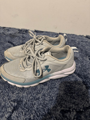 Under Armour Womens Charged Assert 9 Running Shoes Size 6 Grey Gym Training