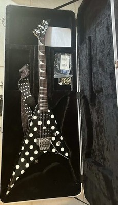Jackson Flying V Pro Series Black/White Polka Dot 6-String w/ Hard Case