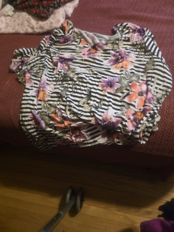Women's 3X Outfits (LOT OF 4) 2 Capris And 2 Tops (Short-sleeved)