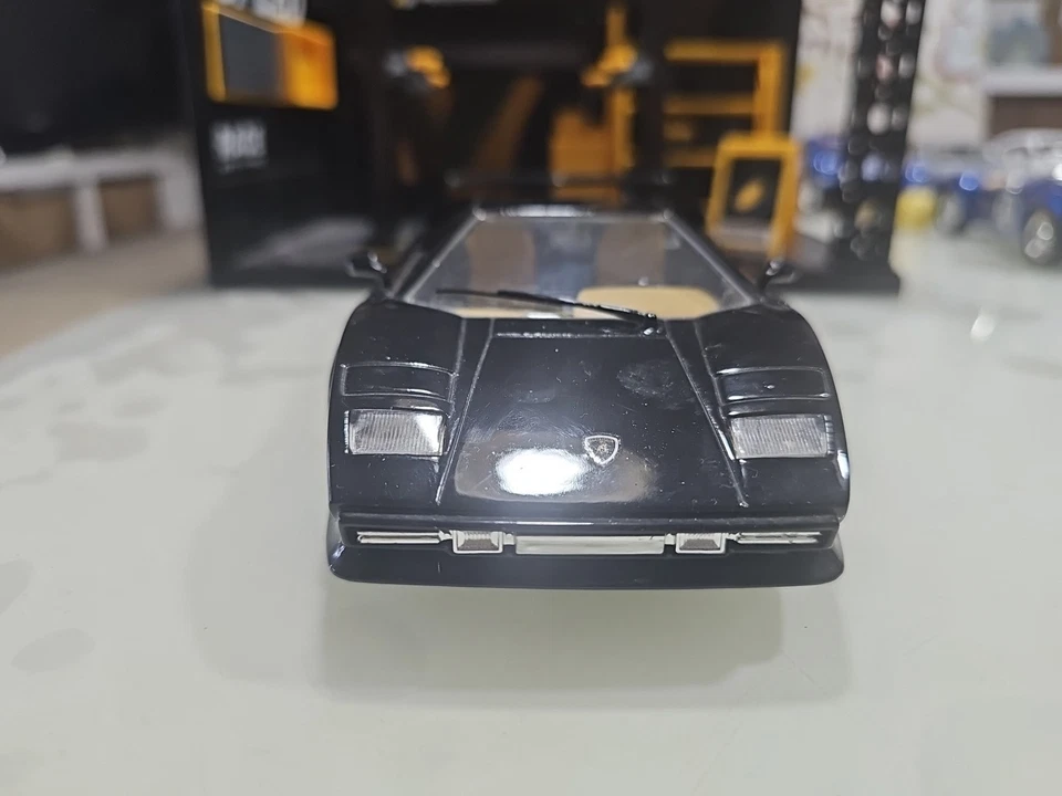 Lamborghini Countach 1988 Burago Scala 1:24 - Immagine 3 di 4