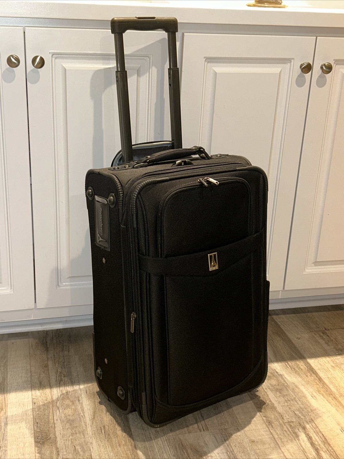 TRAVELPRO FLIGHTPRO 4, 22” Rollerboard Expandable 2 Wheeled Carryon