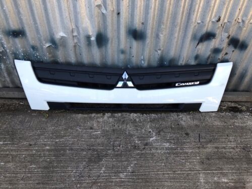 Used Mitsubishi Canter Front Grille MK677332 - Picture 1 of 1