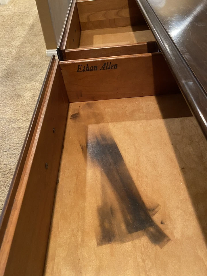 Aparador vintage Ethan Allen Queen Anne #11-6207 Foto 3 de 4