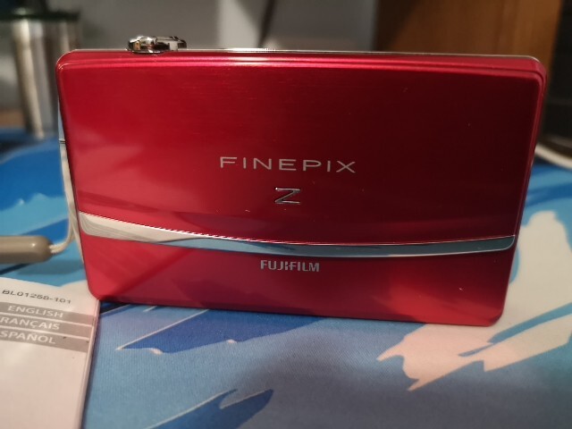 Fujifilm FinePix Z Series Z90 14.2MP Digital Camera - Red Fujifilm FinePix Z Series Z90 14.2MP Digital Camera - Red