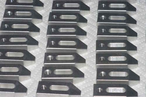 SQUARE ROUGH CUT ! 1/4 20, 1 INCH "WIDE BODY" ALUMINUM CLAMP SET OF FOUR ! - Picture 7 of 12