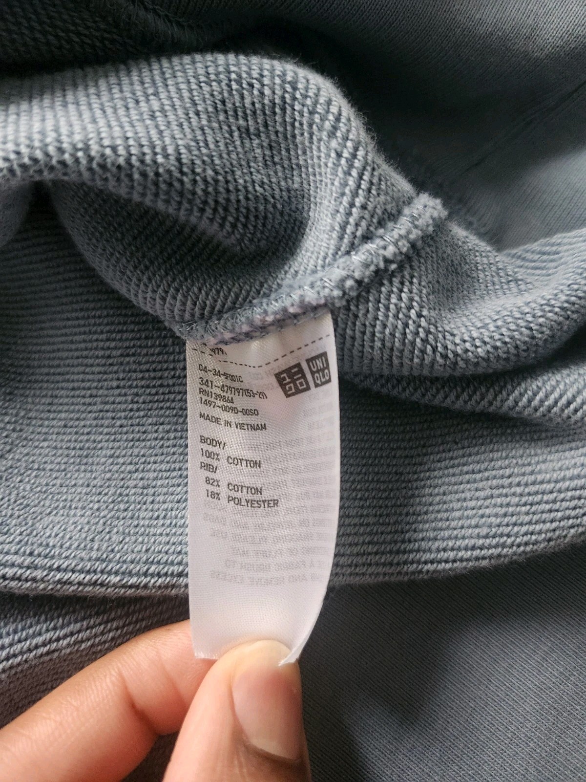 Uniqlo Cotton-Poly Blend Blue Crewneck Sweater Men's Size Medium image 3