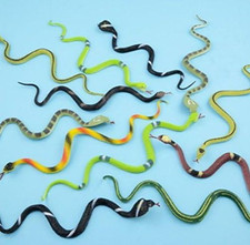 8 RAIN Forest Rubber Snakes 14" Realistic with Scales Gag Gift King Cobra