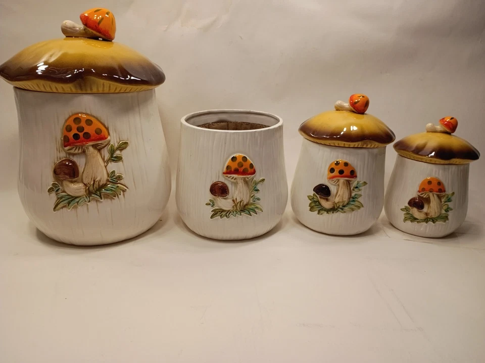 Juego de cuatro botes Sears Merry Mushroom 1978 tres tapas hecho en Japón Foto 2 de 4