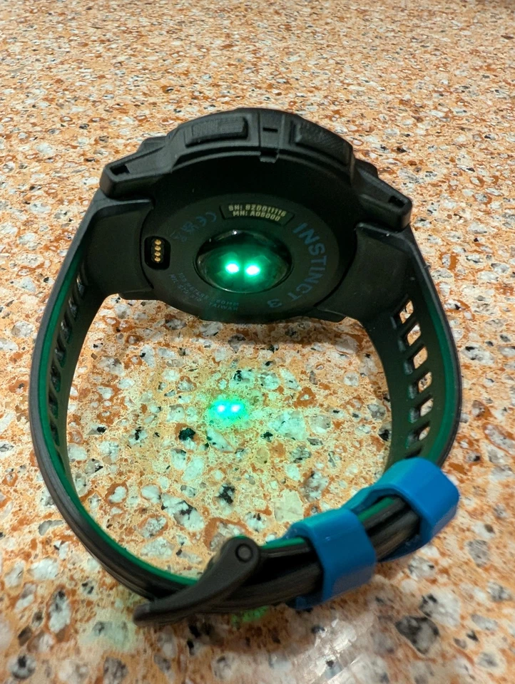 Garmin Instinct 3 AMOLED 50 мм - Изображение 3 из 4