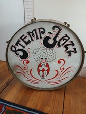 Ancienne grosse caisse de batterie, peau peinte "Stemp-jazz"