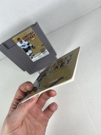 Wayne Gretzky's Hockey White Jersey Variant WITH MANUAL - NES Nintendo - TESTED