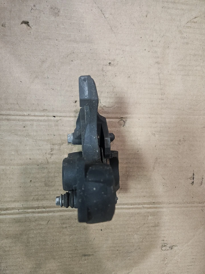 08-18 SUZUKI HAYABUSA OEM PINZA DE FRENO TRASERA Foto 4 de 4