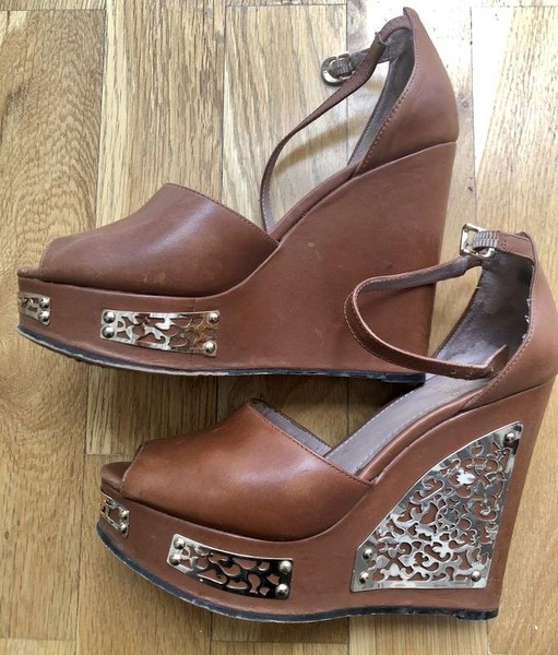 Women Vince Camuto Heels Brown 36