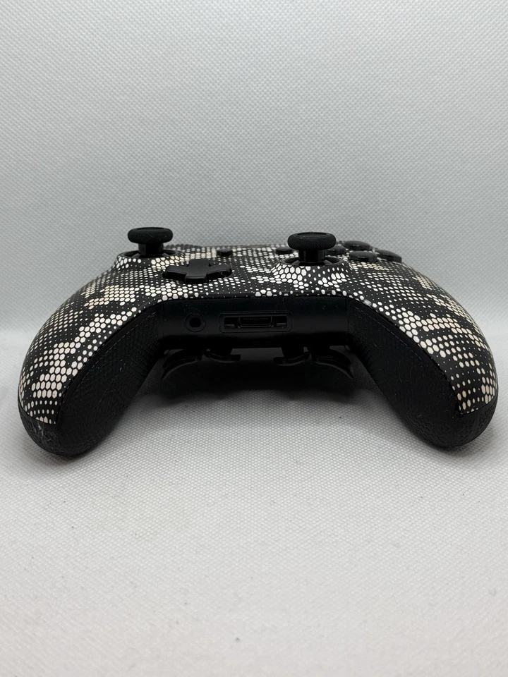 🕹️ Xbox One Scuf Prestige In Honeycomb Pattern Controller With 4 Paddles 🎮🌌 - Image 4 of 4