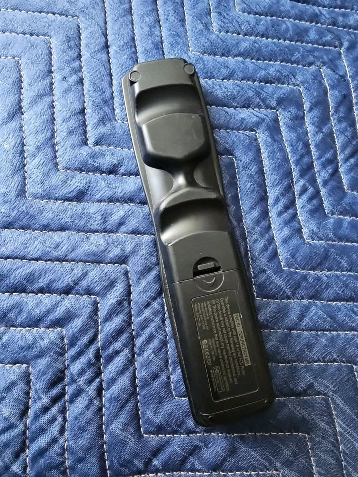 *** LOTE DE 5*** URC controle remoto universal TRC-1080 sistema de tela sensível ao toque controle remoto - Imagem 4 de 4