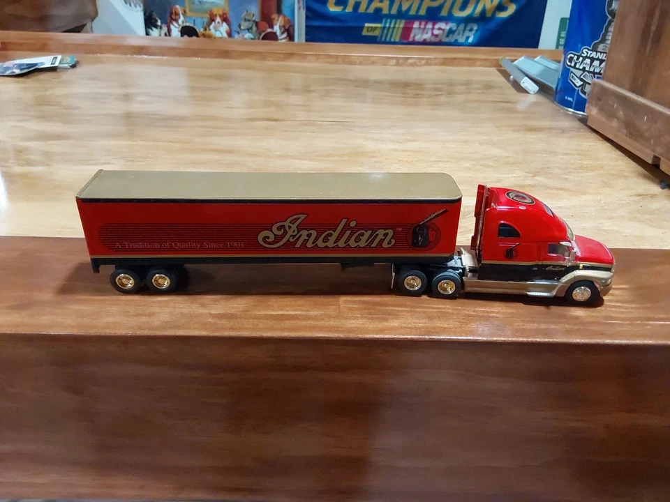 LIBERTY CLASSICS  TRACTOR TRAILER 1:64  DIECAST  COLLECTOR BANK Indian  - Image 3 of 4