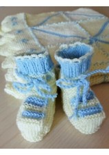 Scarpette NEONATO,  uncinetto lana l. cm. 11