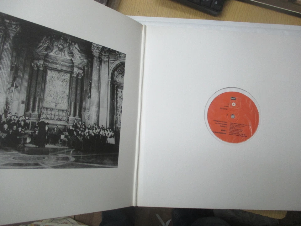 LP 33 T   Missa Salisburgensis A 53 Voci  Ireneu Segarra - Photo 2/3