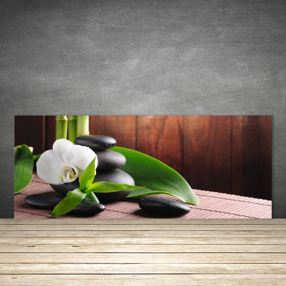Crédence de cuisine en verre motif fleurs et galets pour une ambiance zen de 125x50 cm