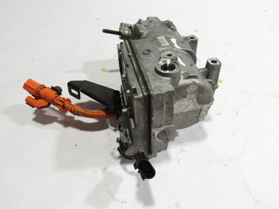 11 12 Fisker Karma 2012 AC A/C Air Conditioning Compressor :A6 Foto 3 de 4