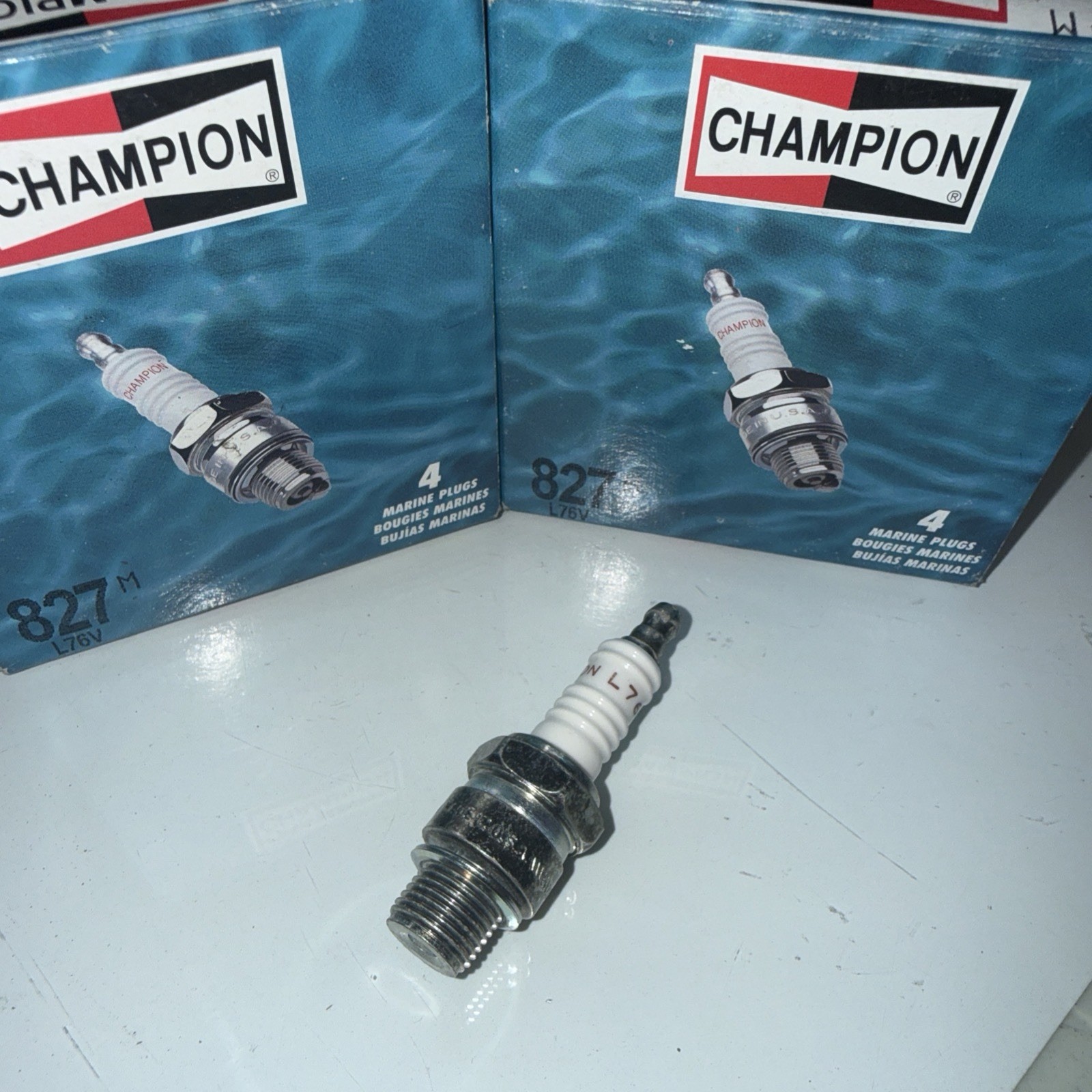 4PC Premium CHAMPION 827M Copper Plus  Spark Plug Marine