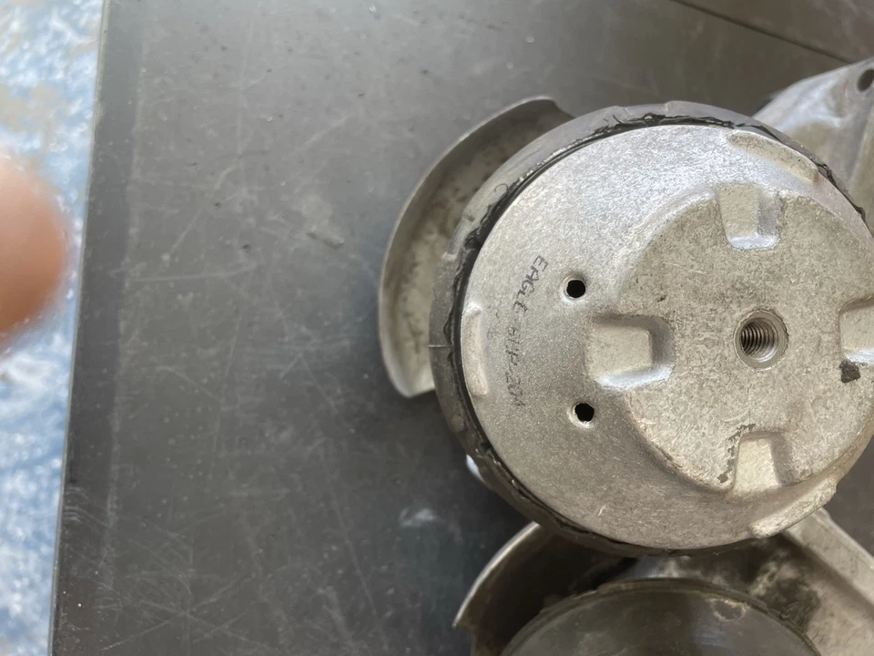 R170 电机安装和安装支架 M112 SLK320 — 第 3/4 张图片