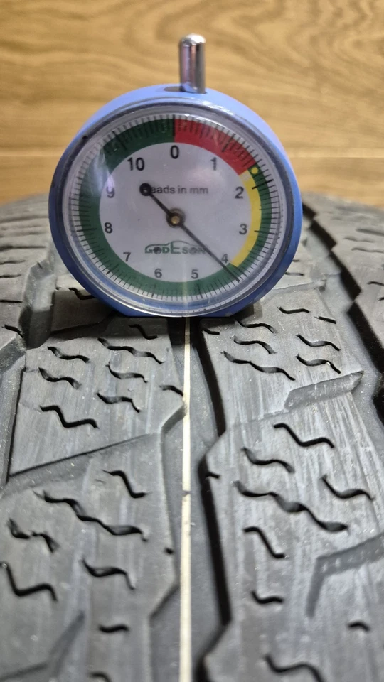 2x Winterreifen Maxxis Vansmart Snow WL2 3PMSF 205/60 R16C 100/98T DOT 2623 - Bild 4 von 4