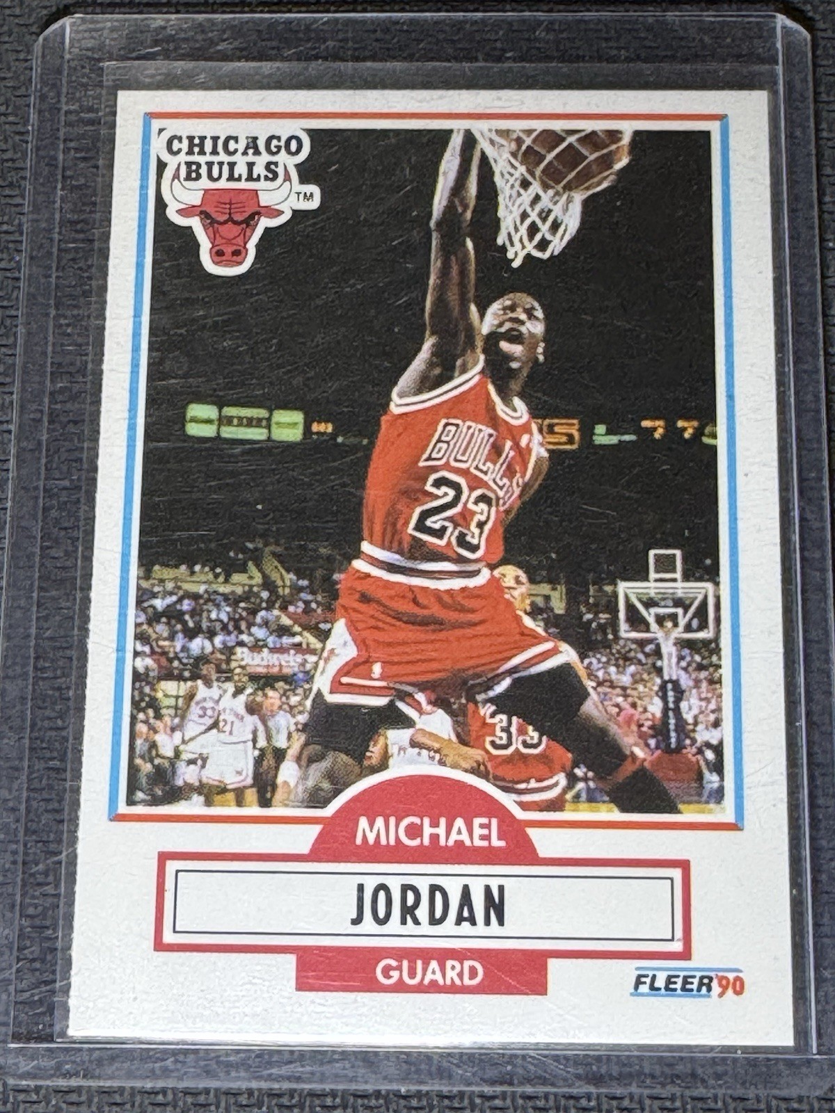 1990-91 Fleer - Michael Jordan #26 Black Line Above Biographical Information MJ