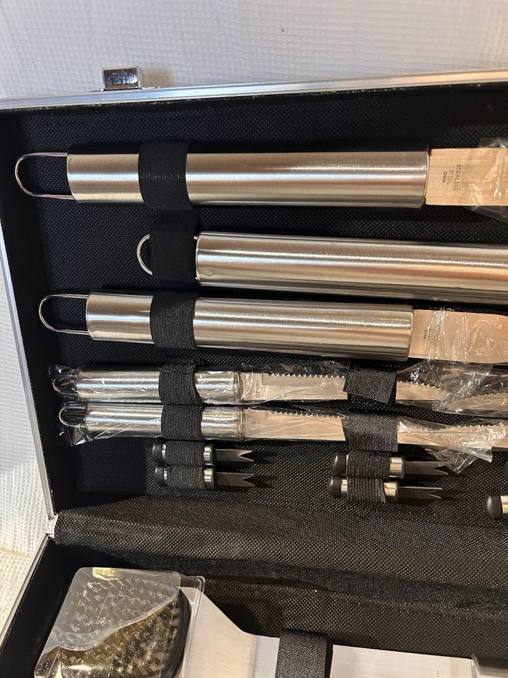  19 Piece BBQ Tool Set - Image 3 of 4