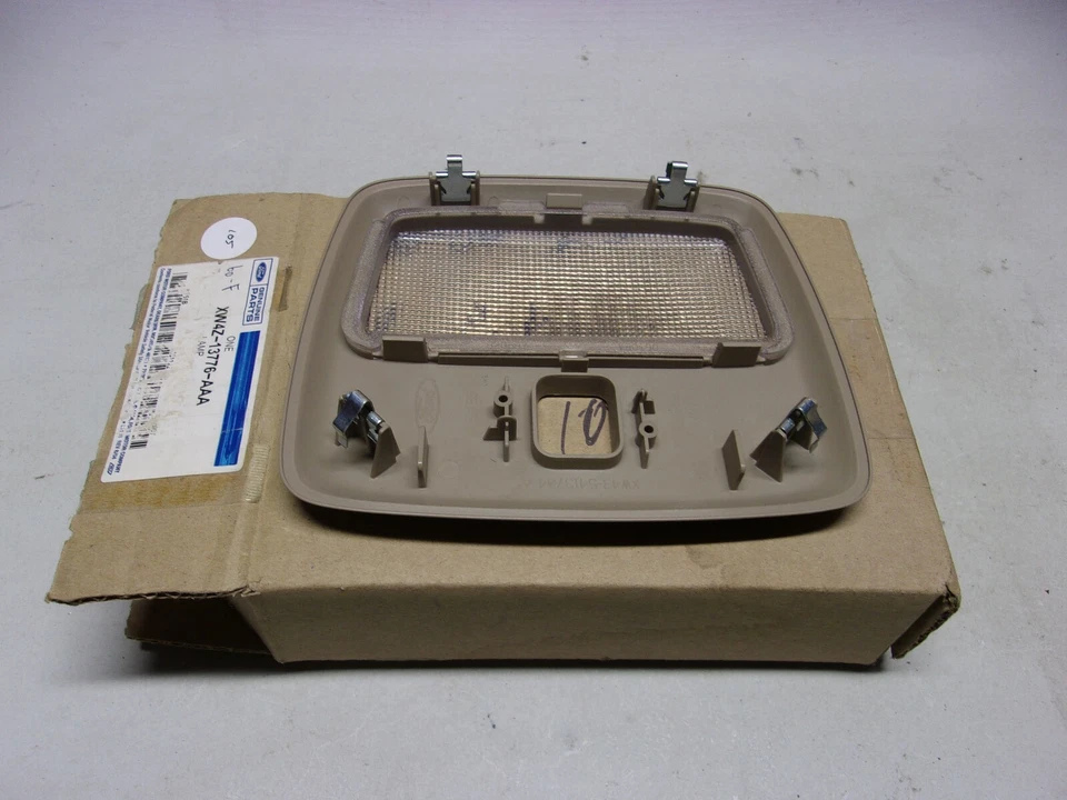 Conjunto de lente de lámpara domo original Ford OEM XW4Z-13776-AAA Lincoln LS Foto 2 de 3