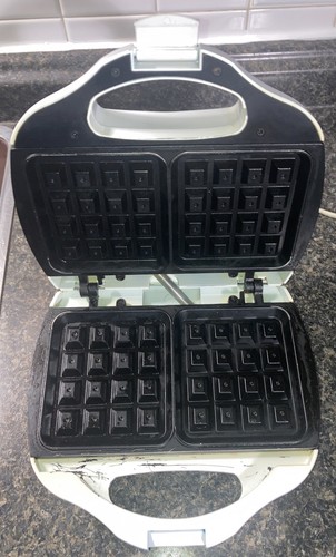 durabrand waffle maker
