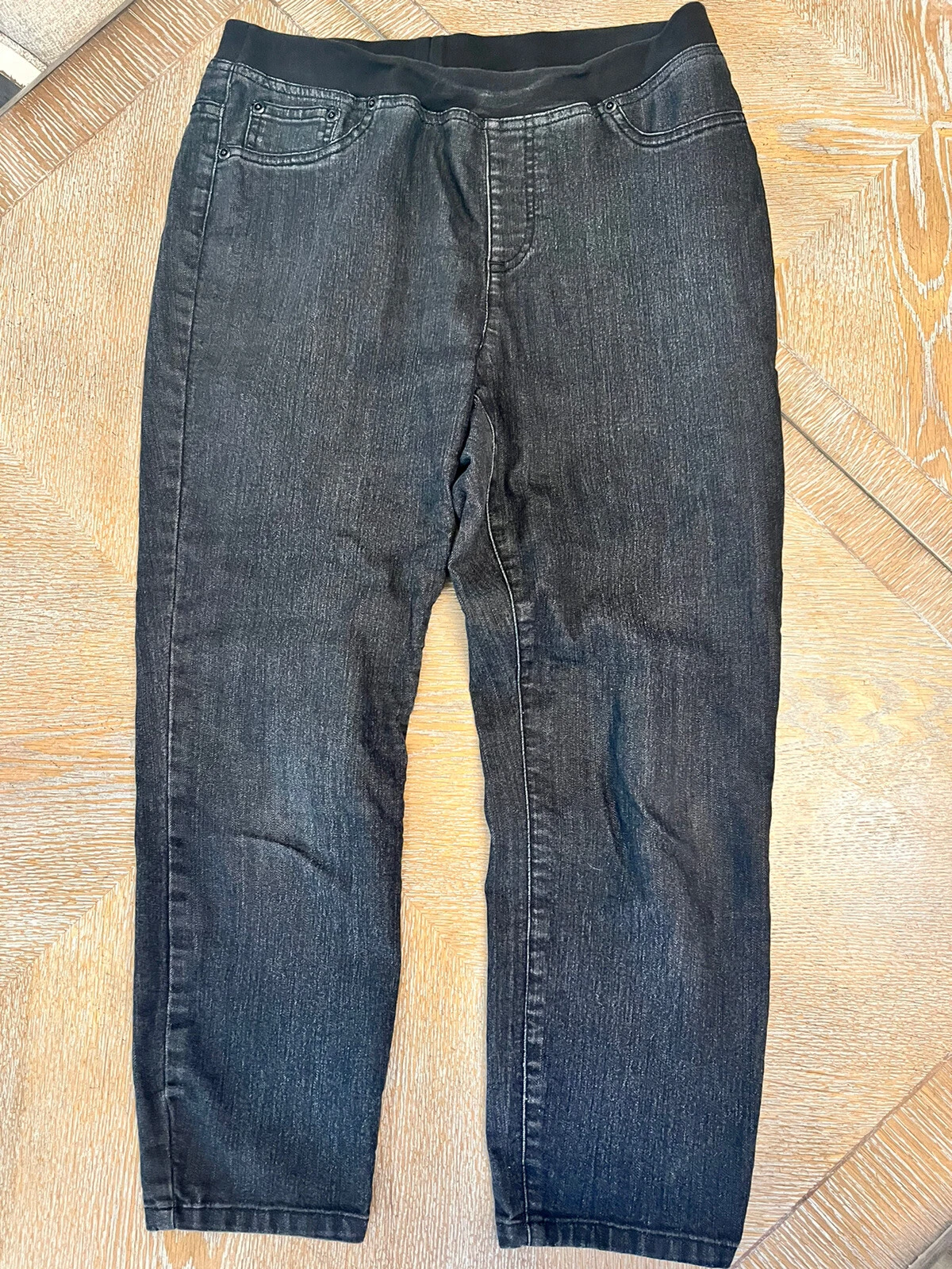 Chico’s Platinum Denim Capri Pants Sz 1 Black Stretch Waist 32” Inseam 24”