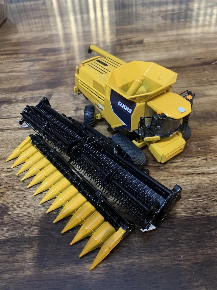 1/64 custom yellow claas lexion 780 track combine farm toy  - Image 4 of 4