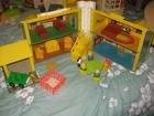 Vintage Fisher Price Little People House #952 from 1960s