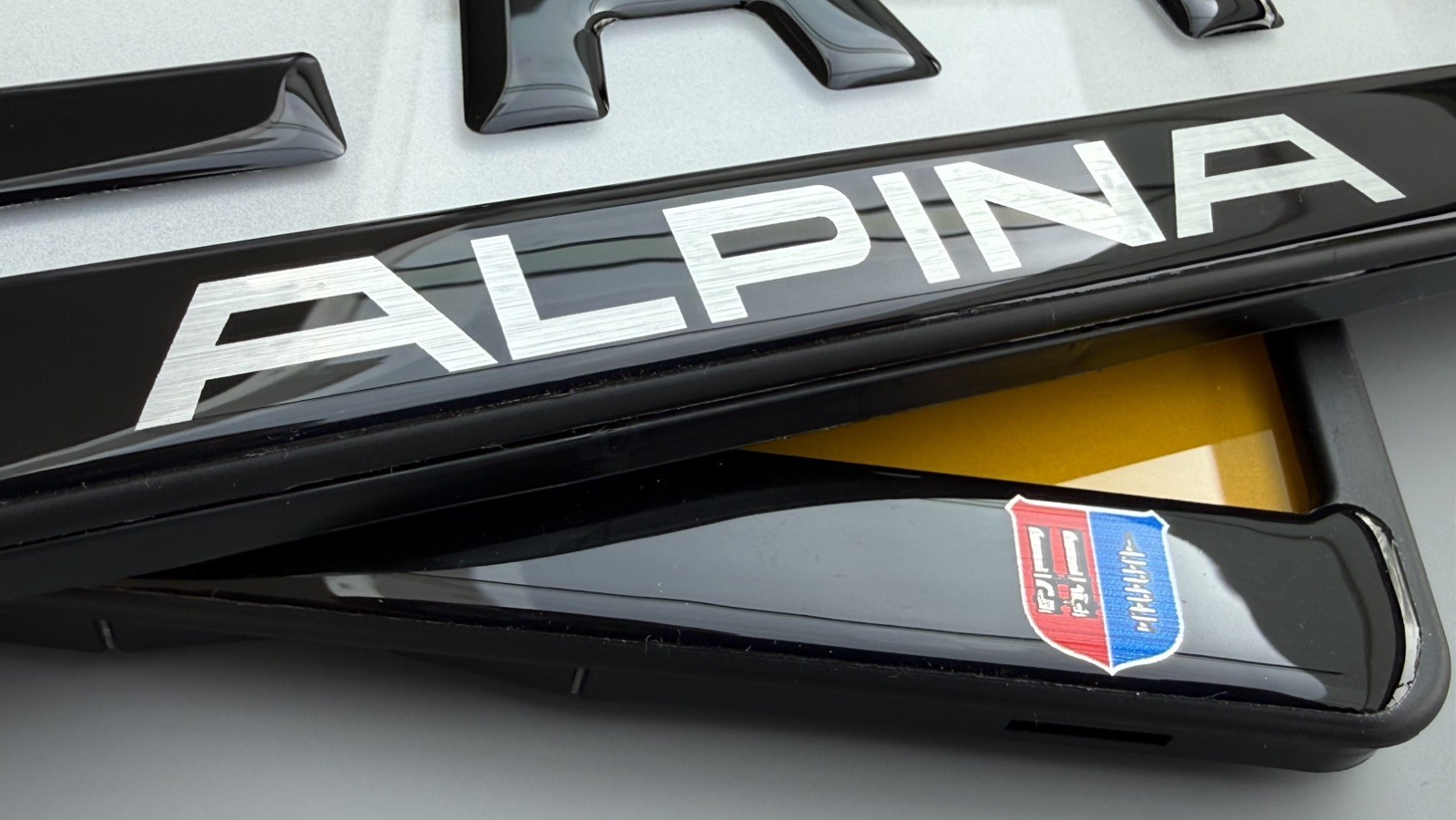 2x 3D Gel Show Plates + 2 x Alpina Number Plate Holders Brushed Silver design