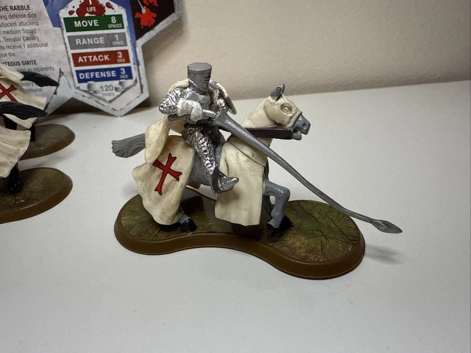 Caballeros Templarios de Caballería Heroscape - Campos Completos de Valor Duplicado Dañado Foto 2 de 4