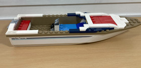 LEGO 60221 Diving Yacht - boat hull 28x8 92710c04, treasure chest, 25892 parts