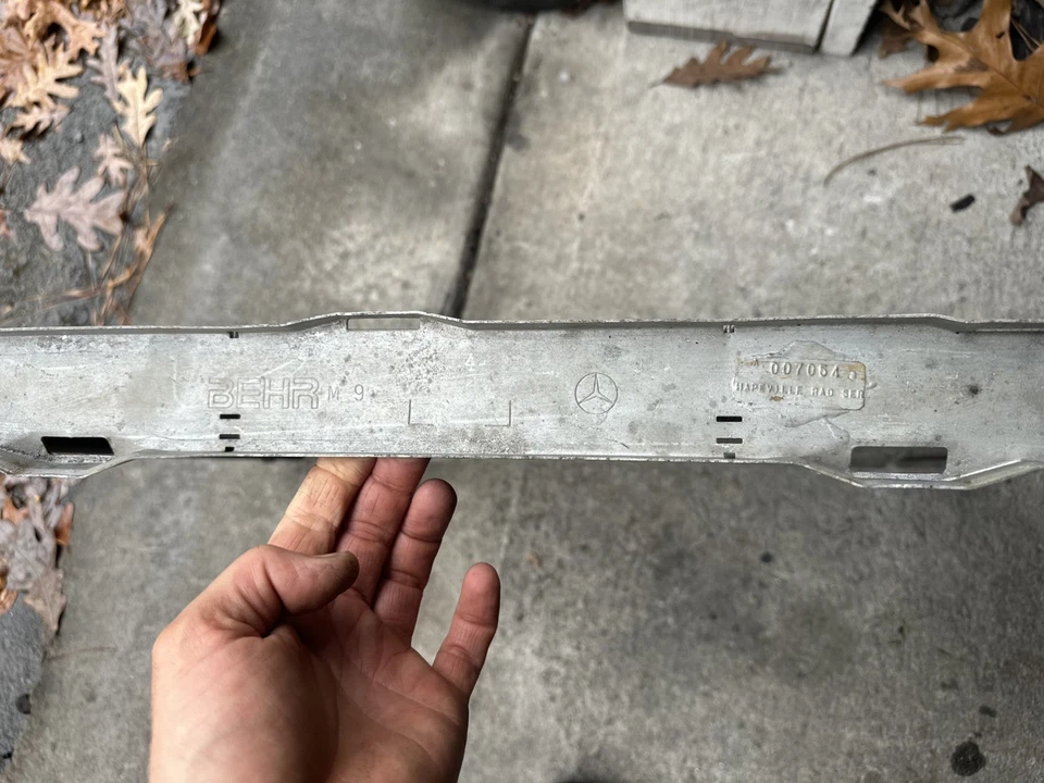 Radiador 17-1/2 tanque plástico aluminio para Mercedes 190E 1984-1988, 1991-1993 Foto 3 de 3