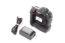 USED Nikon D300 Digital SLR Body w/ MB-D10 Grip