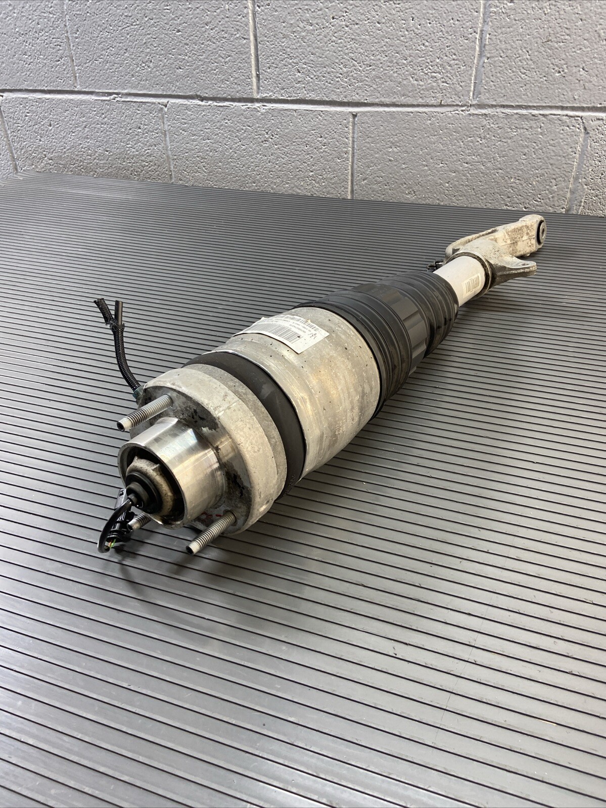 2017-2020 Maserati Levante Front Left Air Strut Shock Absorber OEM