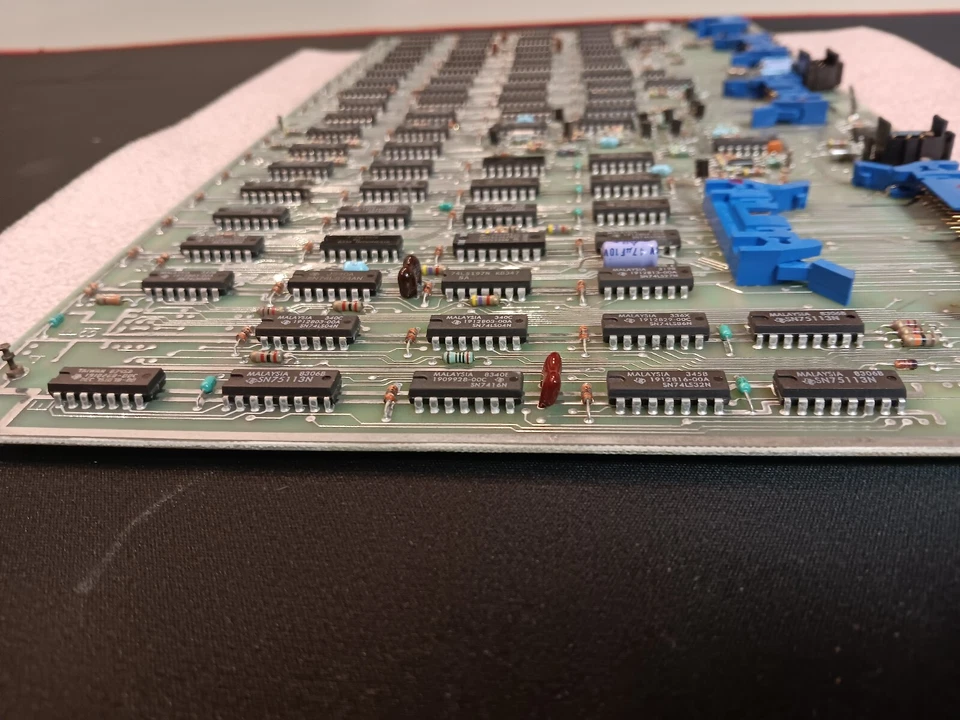Digital Equipment Corp RLO2 DISK DRIVE LOGIC BOARD 5414025 (B17) - Image 3 of 4