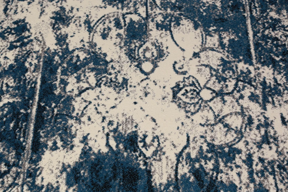 Transitional Style Turkish Area Rug 5x8 ft Carpet - Image 4 of 4